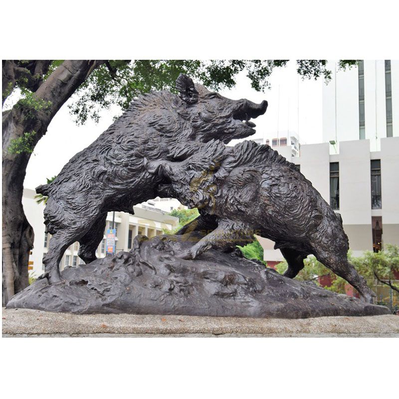 wild boar sculpture 