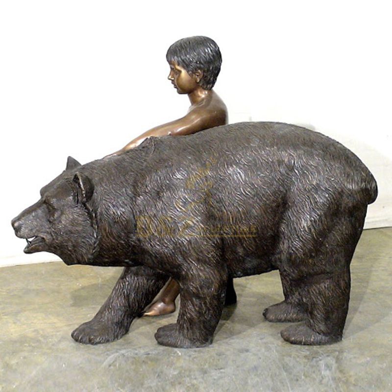 garden bear statue