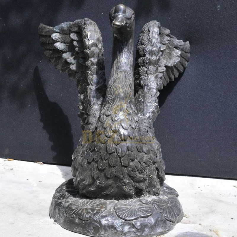 black swan statue