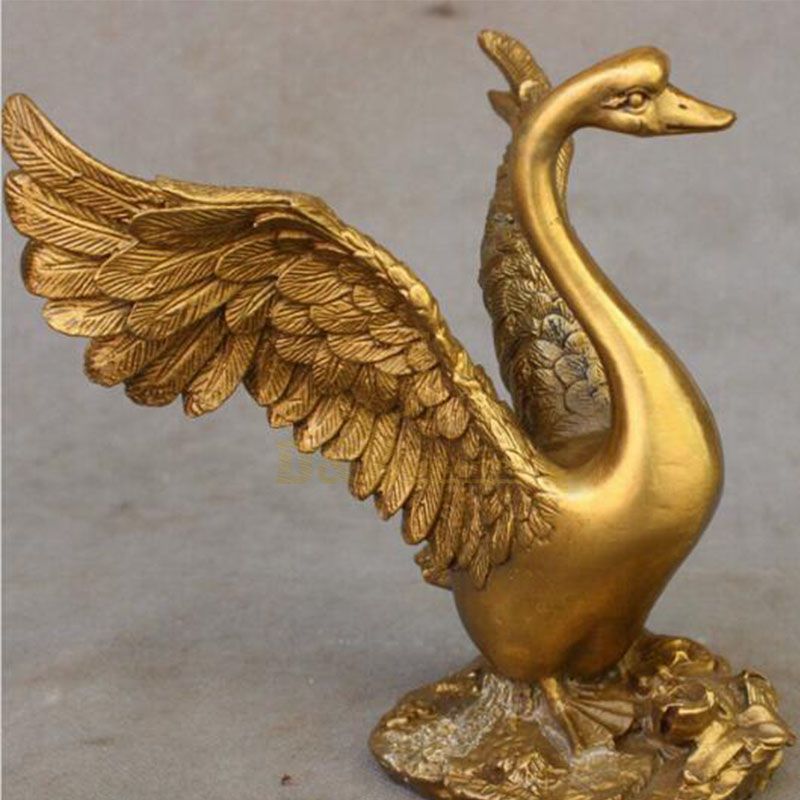 metal swan sculpture