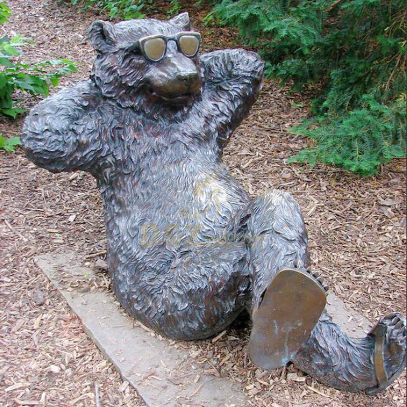 garden bear statue