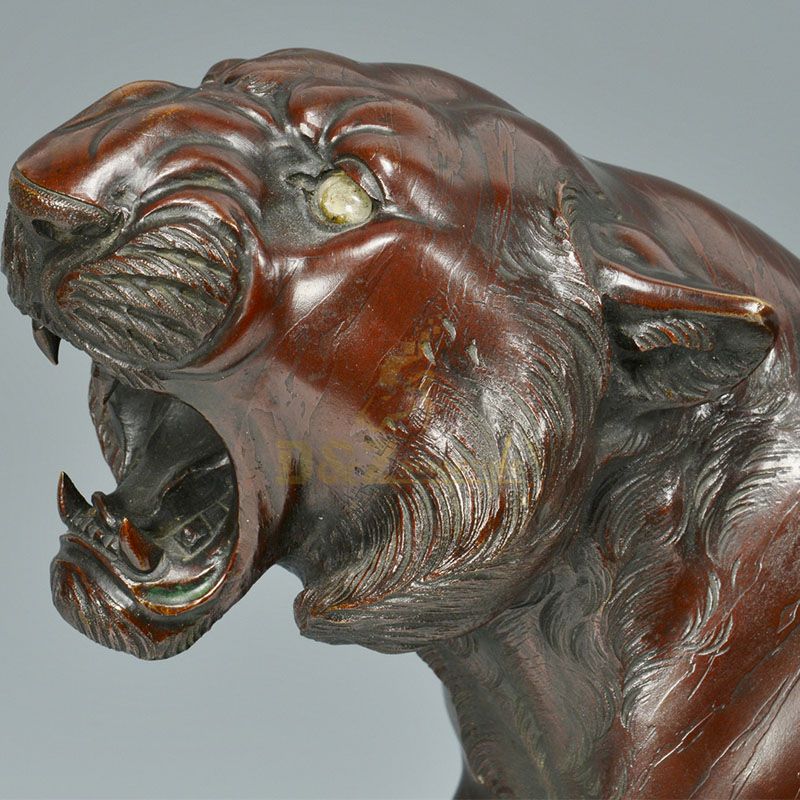 tiger head statue