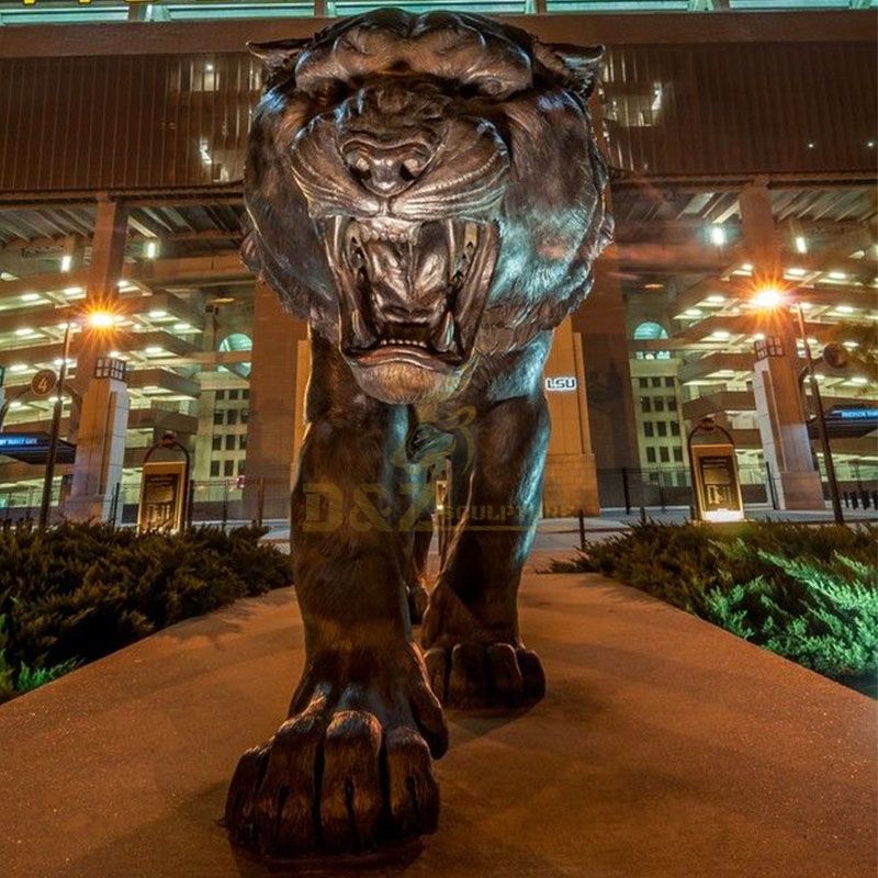 Outdoor bronze life size tiger statue