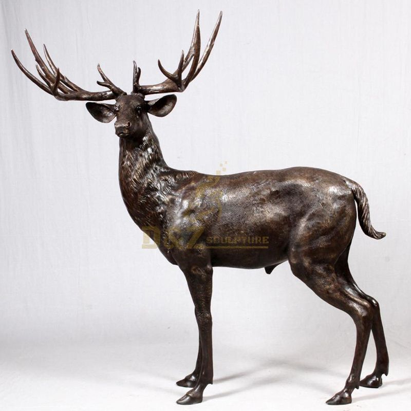 Exquisite outdoor decorative bronze deer sculpture