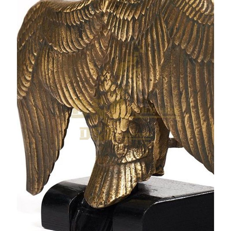 Garden decoration custom outdoor sculpture bronze hawk statue