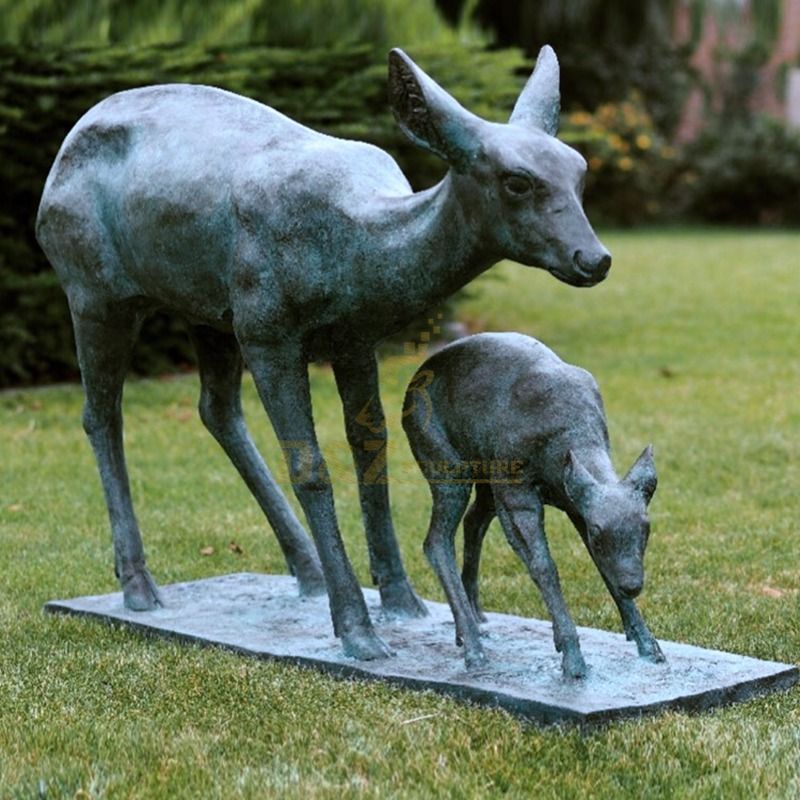 Hot sale park decoration artwork doe and fawn bronze sculpture