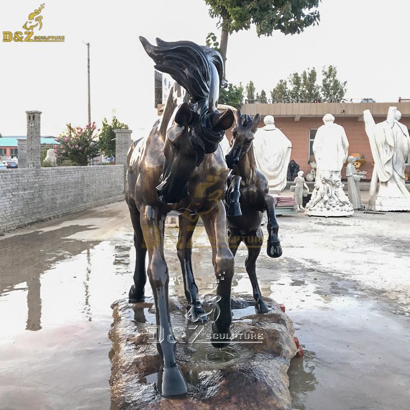 mother and child horse statue