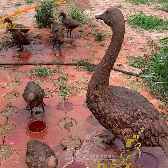 bronze outdoor duck mother and baby garden statues