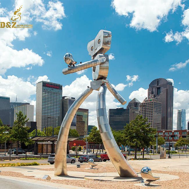 the traveling man robot sculpture dallas