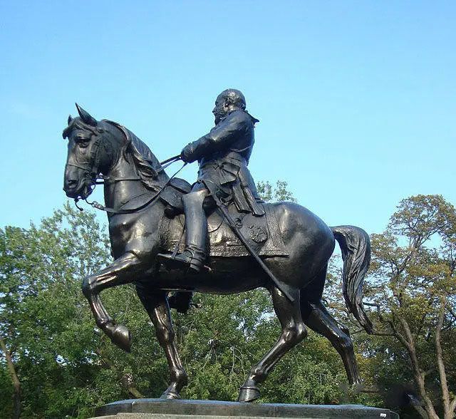 what does a horse statue symbolize?