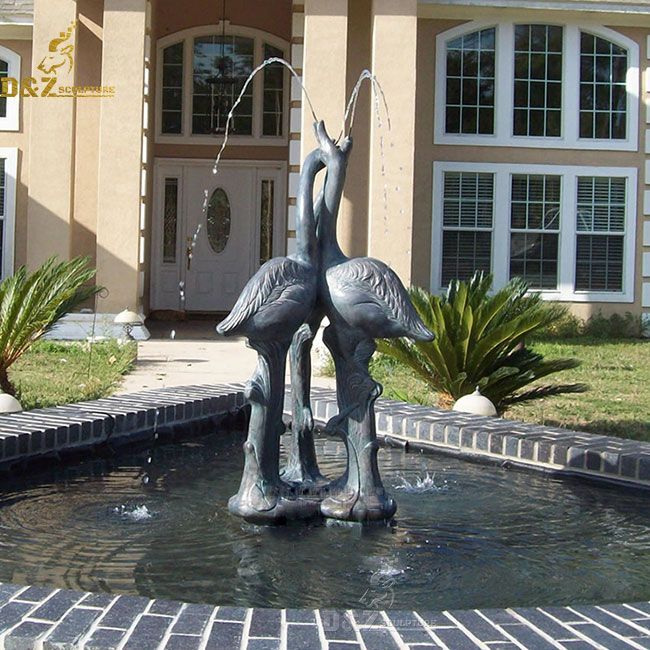 Outdoor large bronze spitting bird fountain