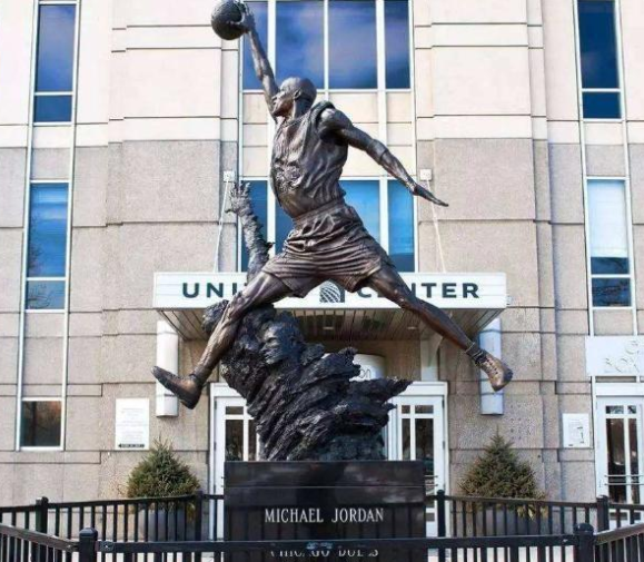 The NBA superstar statue is divided into 4 levels: Barkley Buyer Show C level, Malone A level, and SSS level?
