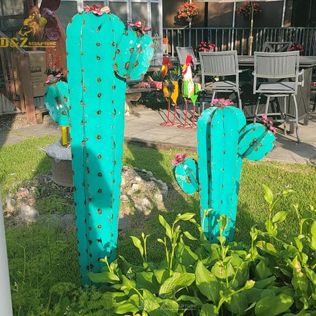 large outdoor metal yard art cactus sculpture