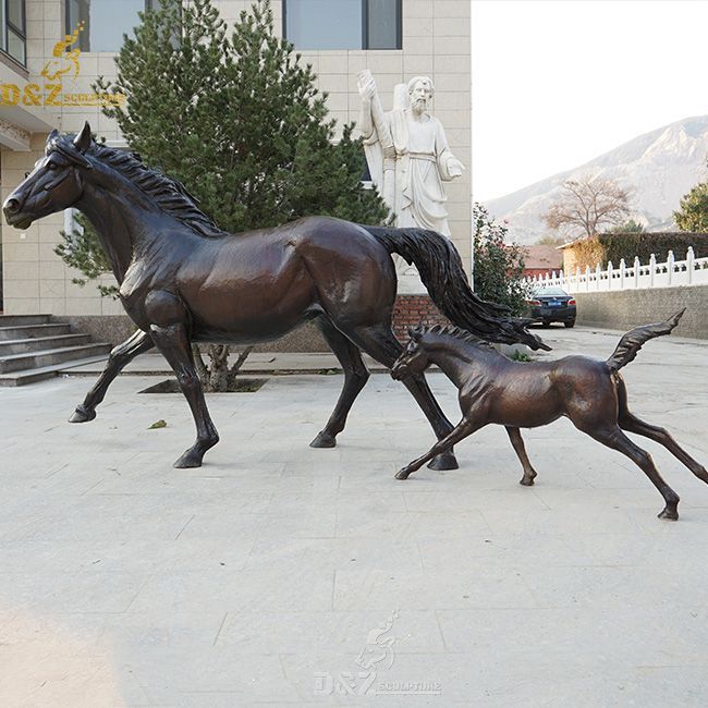 Outdoor life size bronze mare and foal statue