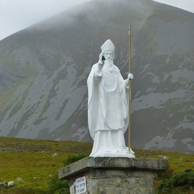 st patrick outdoor statue