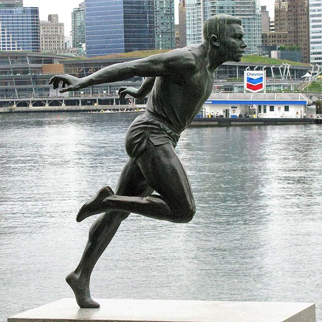 Running man sculpture Harry Jerome