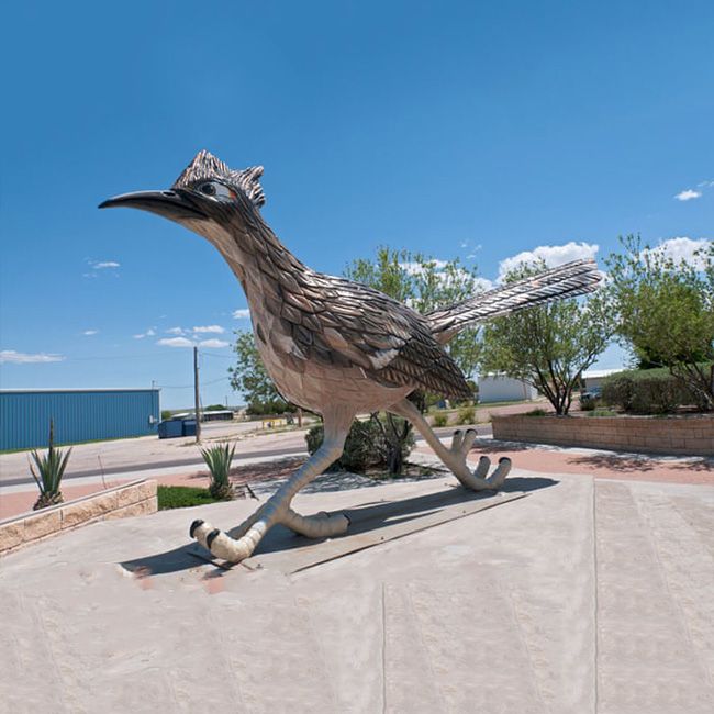 giant roadrunner statue