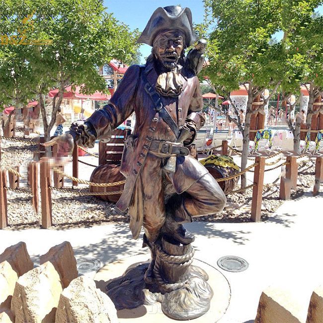 petite fille pirate : Statues PIRATES