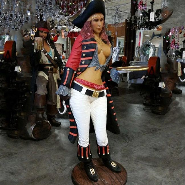 Life size female pirate statue pirate girl wench