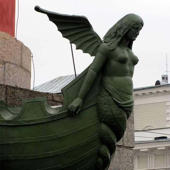 Female figurehead on ship