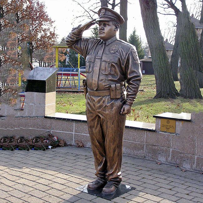 Large outdoor Saluting police man statue Large outdoor Saluting police man statue