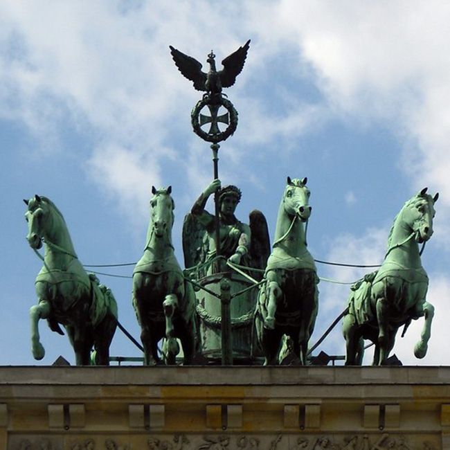 Brandenburger Tor Quadriga Victoria Roman chariot statue
