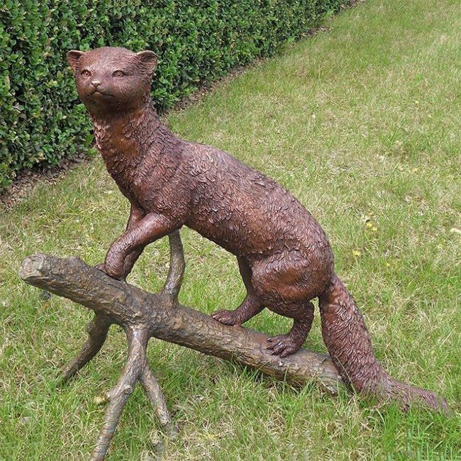 Beech marten statue