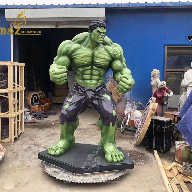 Custom life size incredible giant green hulk statue