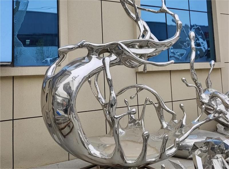 Material selection and weather resistance of large outdoor metal sculpture