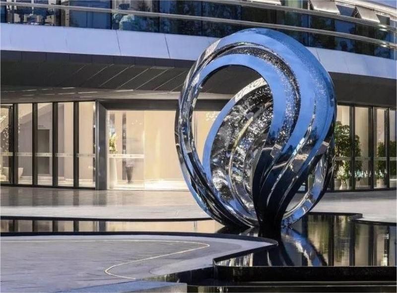 Stainless steel Sculpture: Evolution from Industrial material to Artistic Expression