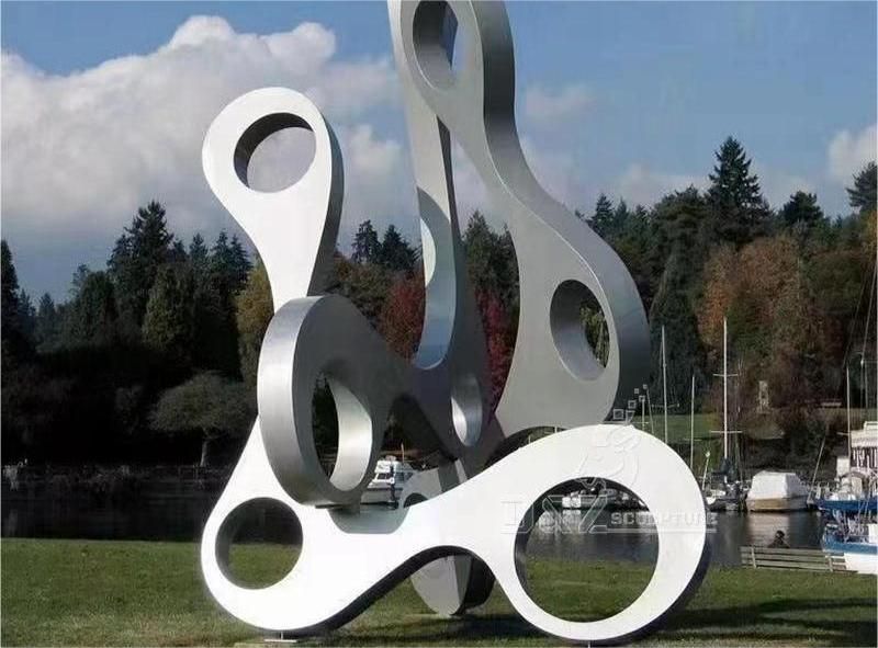 The largest metal sculpture park in the world - St. Petersburg Metal Sculpture Park