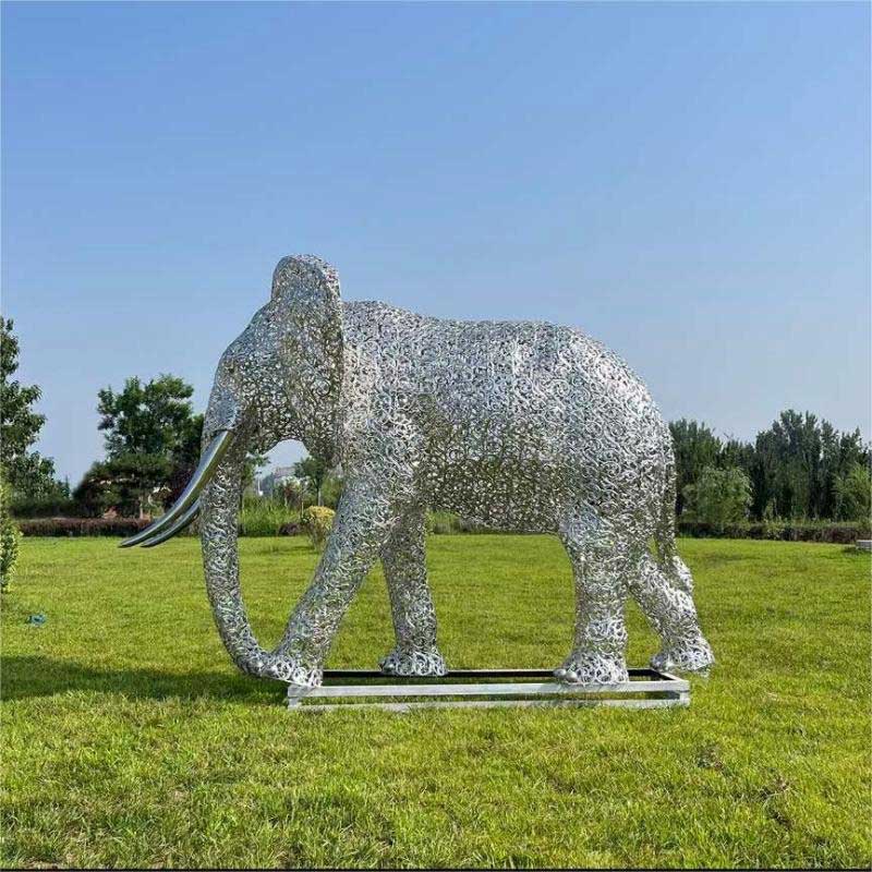 Stainless steel hollow art elephant family sculptures with lighting system, suitable for festival celebrations