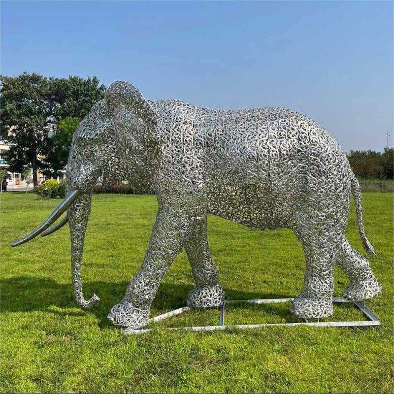 Stainless steel hollow art elephant family sculptures with lighting system, suitable for festival celebrations