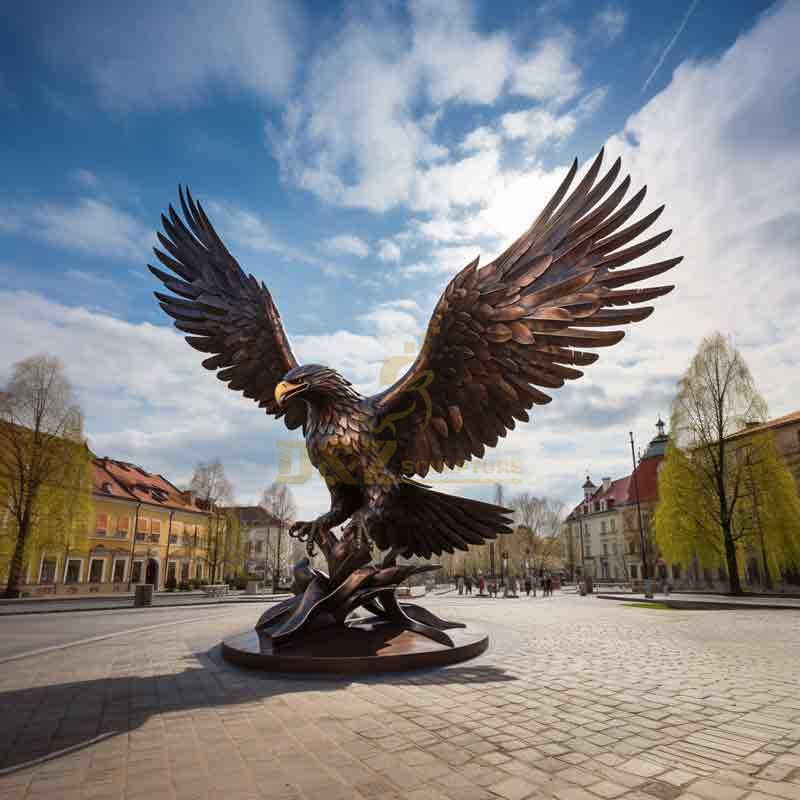 Giant bronze eagle sculptures for sale, square garden sculpture DZ-373