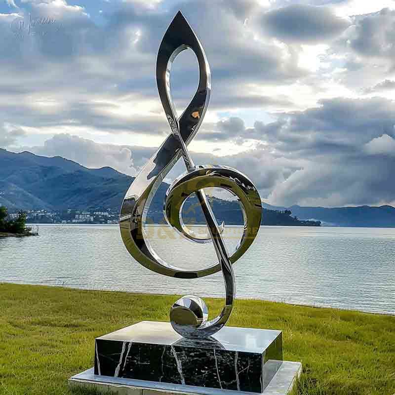 musical note sculpture