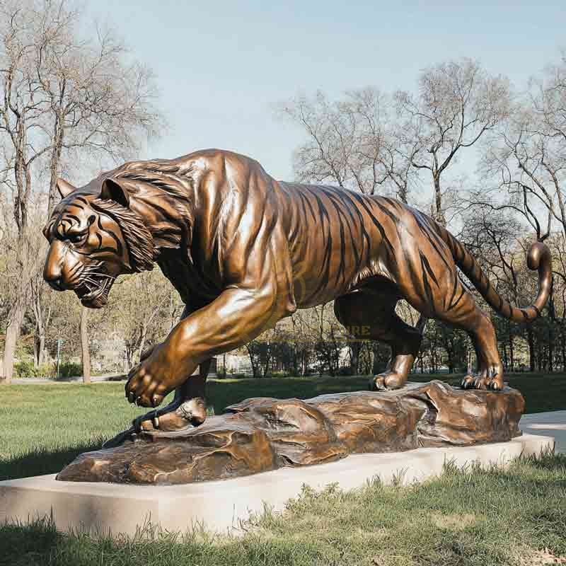 life size tiger statue