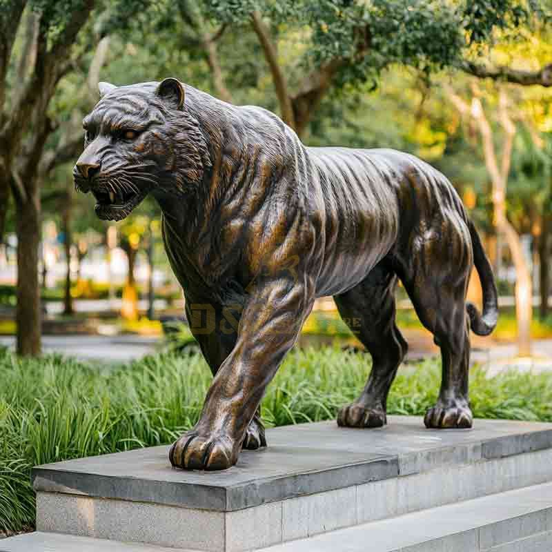Life size bronze tiger statue