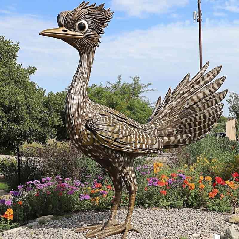 giant roadrunner statue