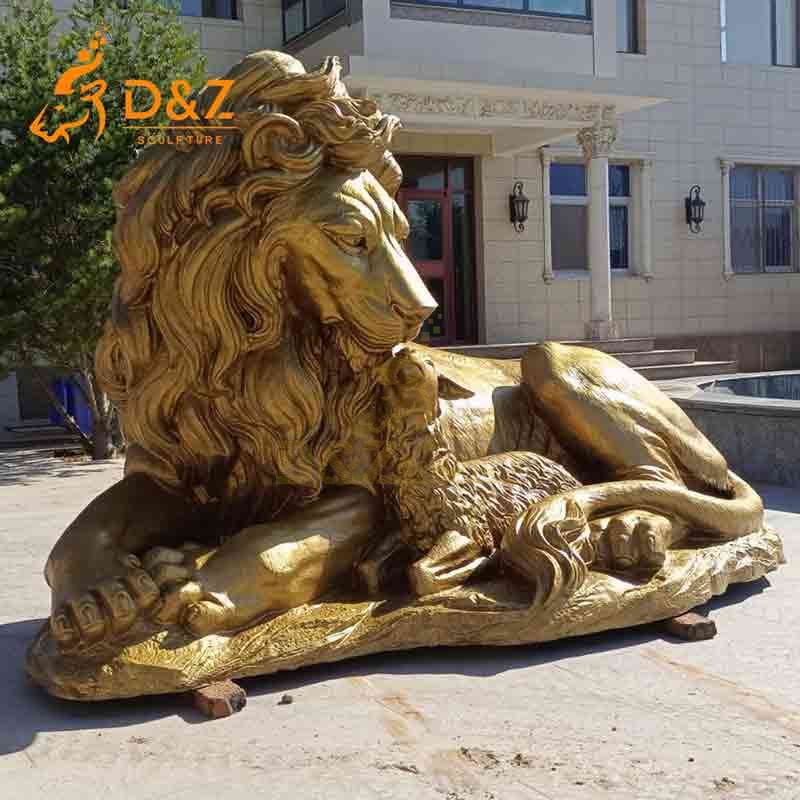 lion and lamb statue