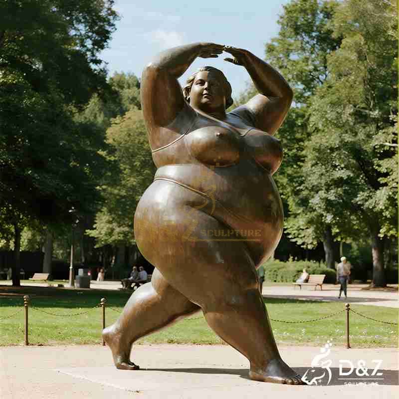 ​dancing woman statue
