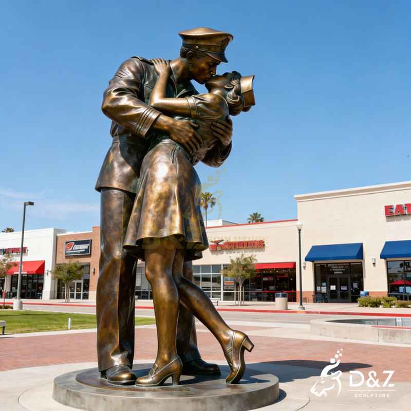 nurse and soldier kissing statue