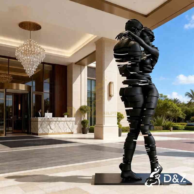 lovers sculpture
