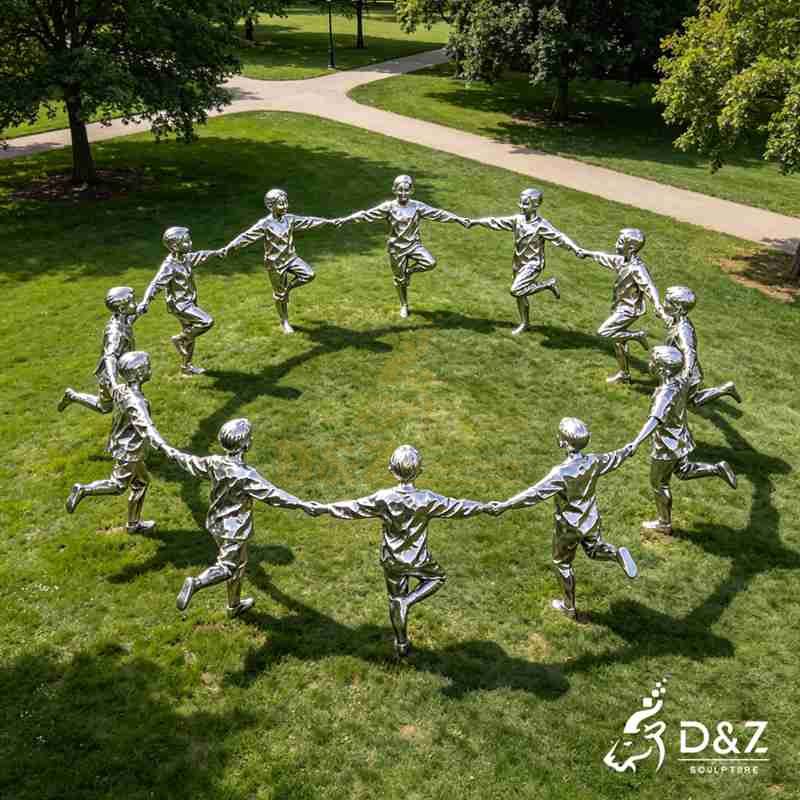 hand in hand sculpture