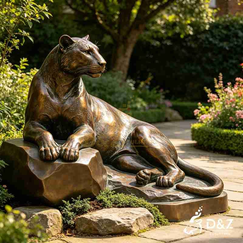 sitting leopard statue3