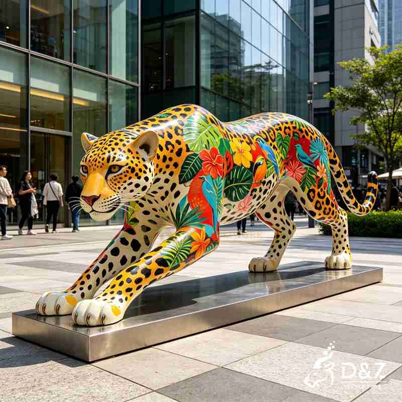 glam leopard sculpture2