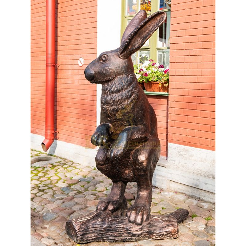 rabbit statue