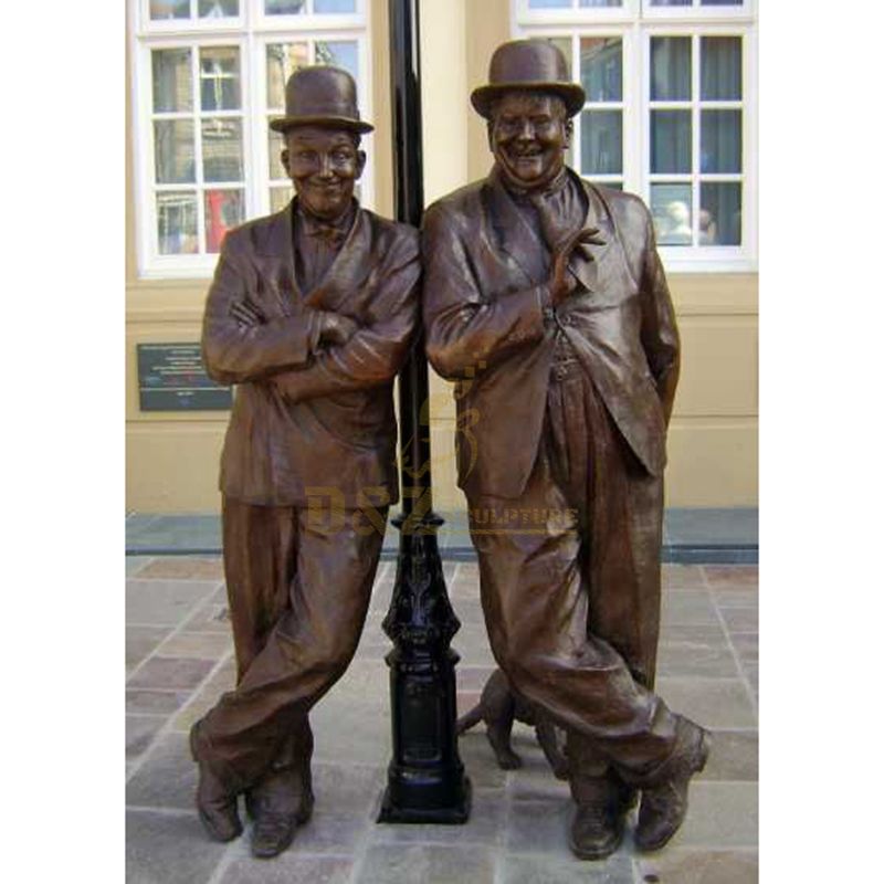 Artistic Sculpture of European Street Figures