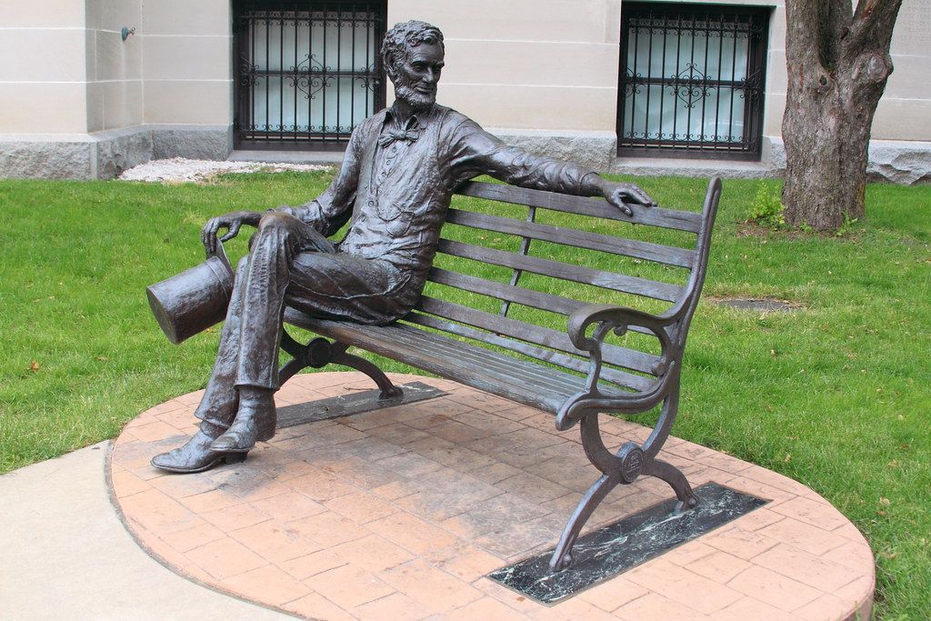Most Popular Garden Decor metal bronze sculpture Life Size Man sitting in chair statue