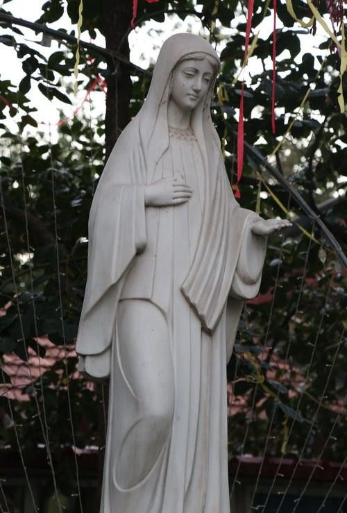 Mary statue in yard