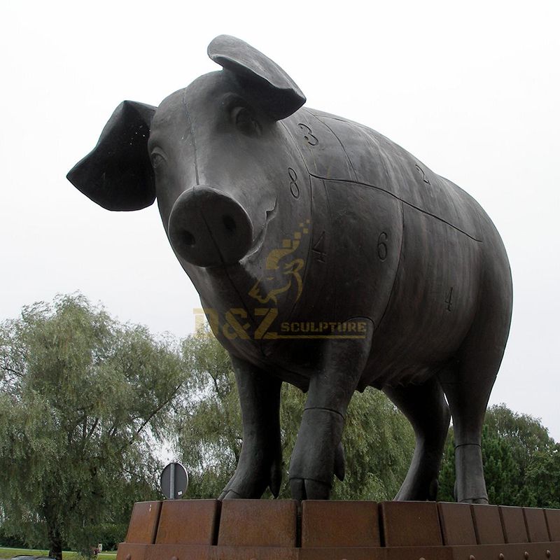 pig sculpture